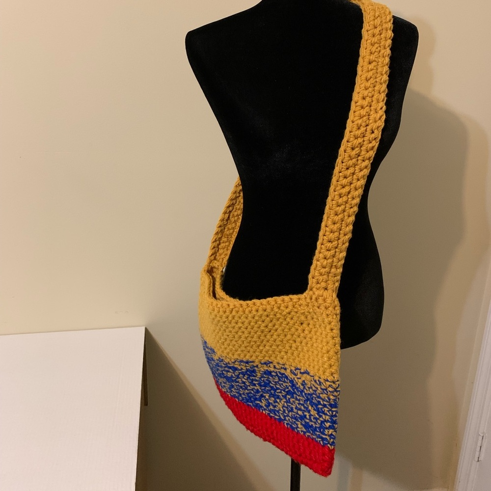 Crossbody Bag Handmade Crocheted - Picture 9 of 16